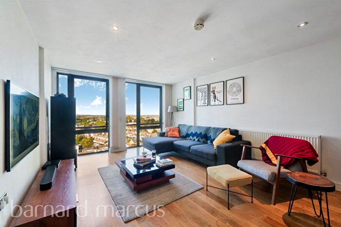 2 Bedroom Flat For Sale In Masons Avenue, Croydon, CR0