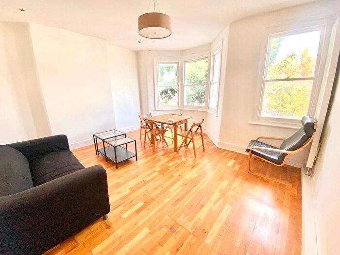 2 Bedroom Flat To Rent In Beresford Road, London, N8