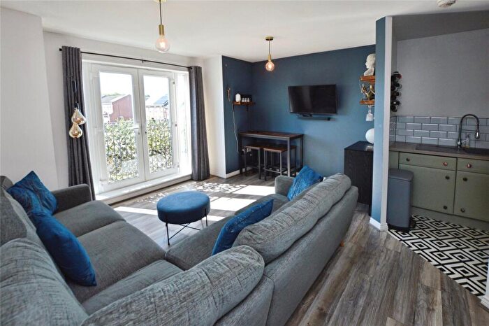 2 Bedroom Apartment For Sale In Murray Avenue, Leeds, West Yorkshire, LS10