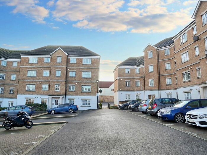 2 Bedroom Flat To Rent In Symphony Close, Edgware, HA8
