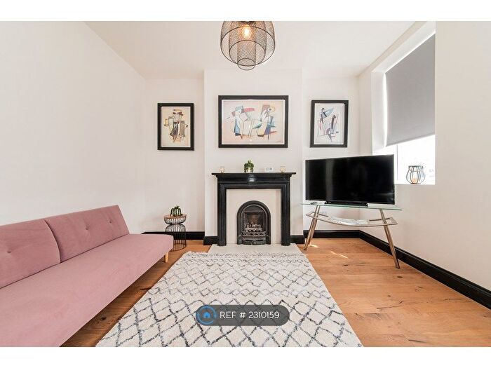 2 Bedroom Flat To Rent In Ashbourne Mansions, London, NW11
