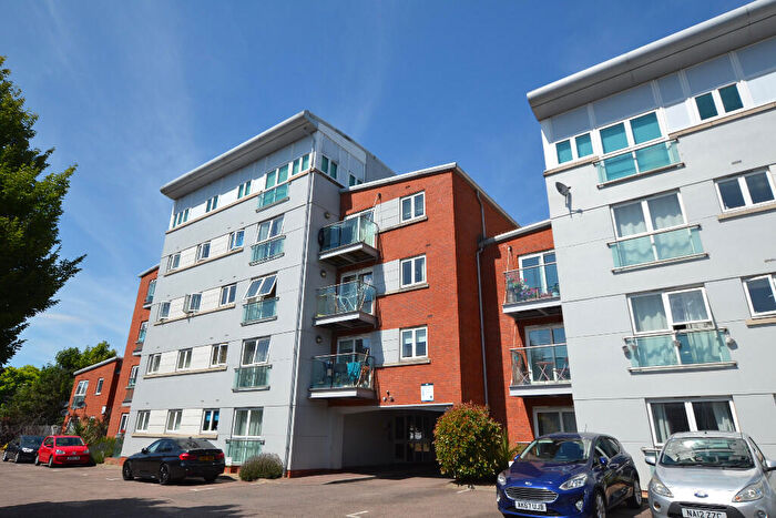 2 Bedroom Apartment For Sale In Fore Hamlet, Ipswich, Suffolk, IP3