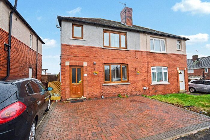 3 Bedroom Semi Detached House For Sale In Irwin Avenue, Wakefield, West Yorkshire, WF1