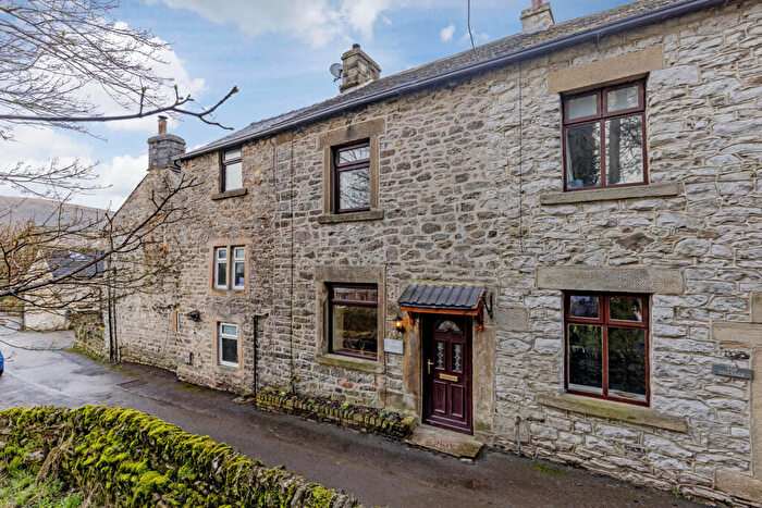 2 Bedroom Cottage For Sale In Micklow Lane, Bradwell, Hope Valley, S33