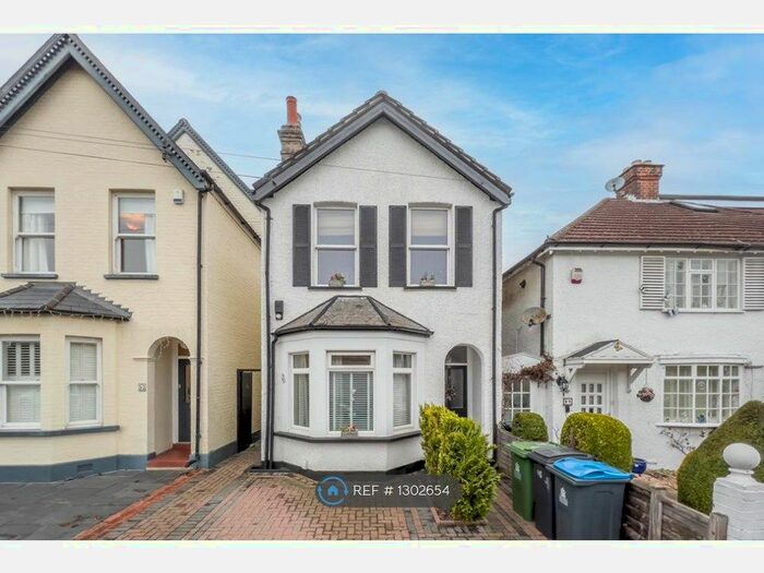 1 Bedroom Flat To Rent In Douglas Road, Surbiton KT6