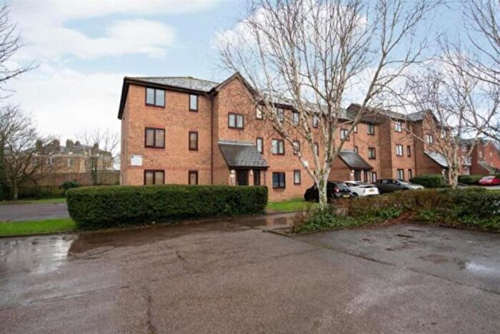1 Bedroom Flat To Rent In Leigh Hunt Drive, London, N14
