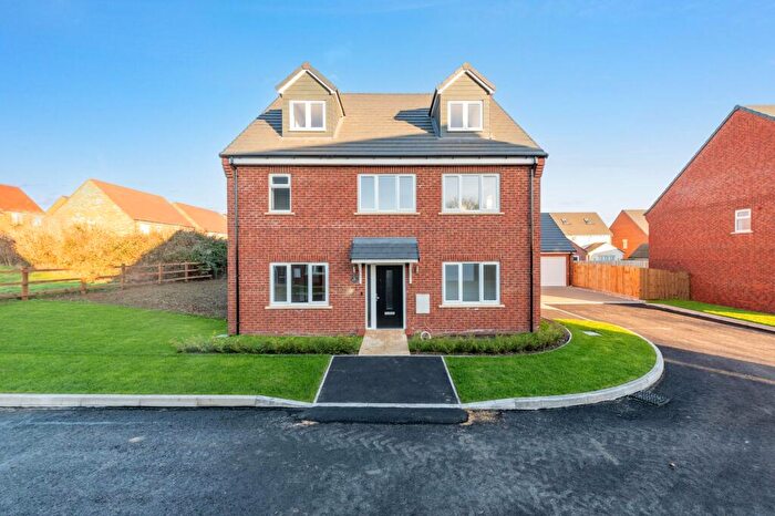 4 Bedroom Detached House For Sale In Blackberry Close, Great Barford, MK44