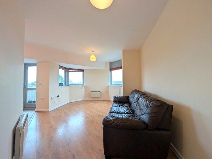 1 Bedroom Flat For Sale In New Road, Bedfont, Feltham, TW14
