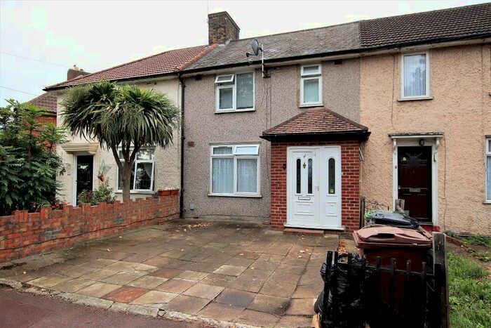 3 Bedroom Terraced House To Rent In Burnham Road, Dagenham, Essex, RM9