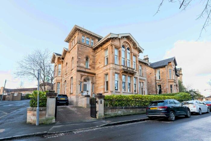 3 Bedroom Flat To Rent In Dundonald Road, Dowanhill, Glasgow, G12