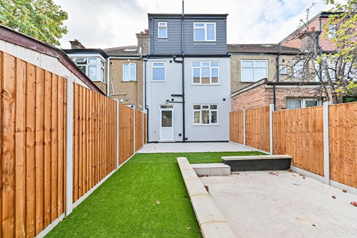 5 Bedroom Terraced House For Sale In Streatham Road, Tooting, London, SW16