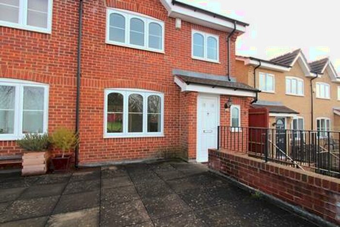 3 Bedroom Semi-Detached House To Rent In Morlais, Emmer Green, Reading, RG4