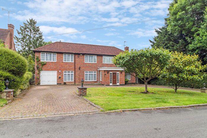 6 Bedroom Detached House For Sale In Bedford Road, Moor Park, HA6