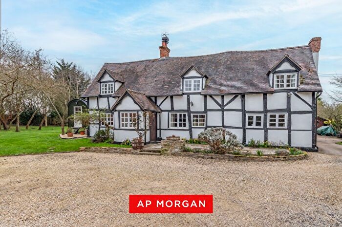 4 Bedroom Cottage For Sale In Naunton Beauchamp, Pershore, Worcestershire, WR10