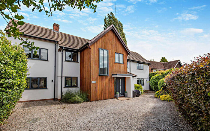 4 Bedroom Detached House For Sale In Meadow Way, Wilmslow, Cheshire, SK9