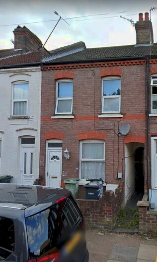 2 Bedroom Semi-Detached House To Rent In St Peters Road, Luton, LU1