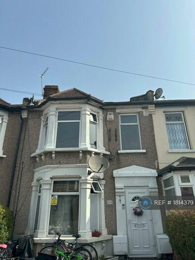 2 Bedroom Flat To Rent In Richmond Road, Ilford, IG1