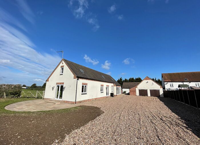 4 Bedroom Barn Conversion To Rent In Airfield House Watling Street, Smockington, LE10