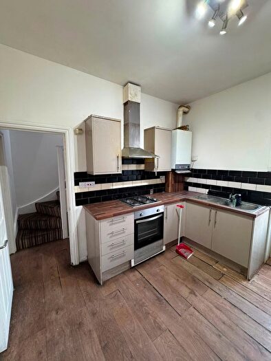 5 Bedroom Flat To Rent In Barking Road, East Ham, E6