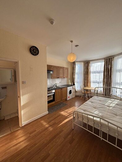 Studio To Rent In Sylvan Avenue, N22