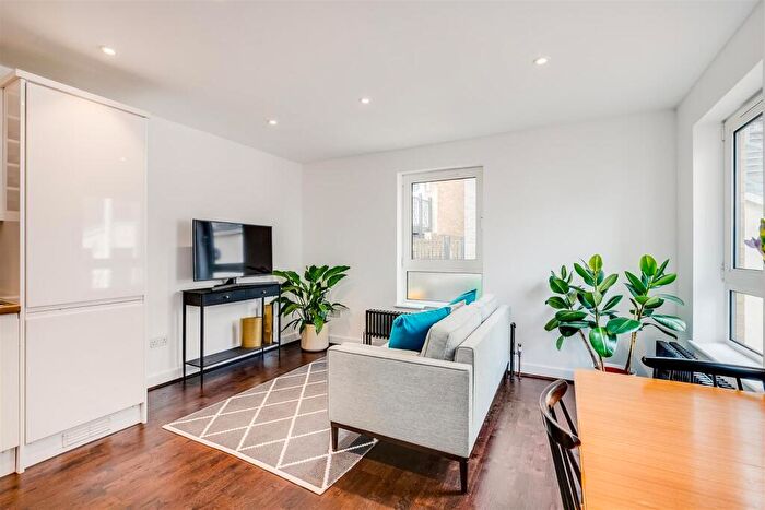 1 Bedroom Flat For Sale In Mortlake High Street, Mortlake, London, SW14