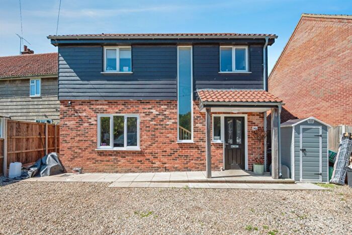 4 Bedroom Detached House For Sale In Sutton Crescent, Freethorpe, Norwich, NR13