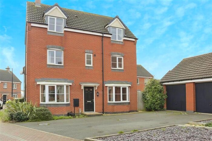 4 Bedroom Detached House To Rent In Long Swath Way, Birstall, Leicester, LE4