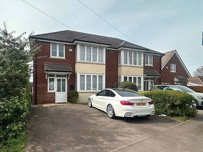 3 Bedroom Semi Detached House To Rent In Grasmere Road, Luton, Bedfordshire, LU3