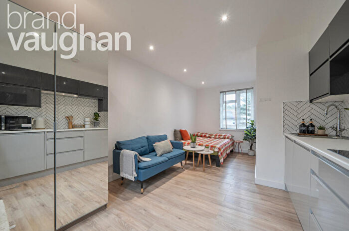 Flat To Rent In Chailey Road, Brighton, East Sussex, BN1