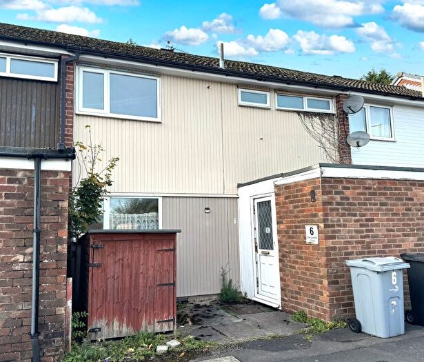 3 Bedroom Terraced House For Sale In Kenilworth Close, Macclesfield, SK11