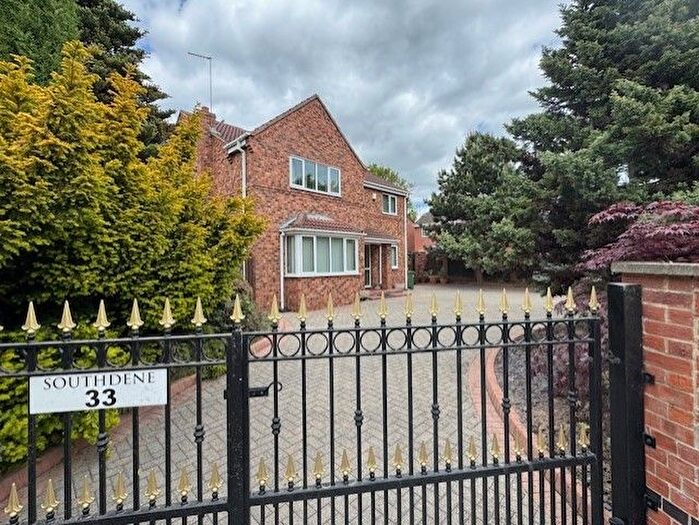 5 Bedroom Detached House For Sale In White Apron Street, South Kirkby, WF9