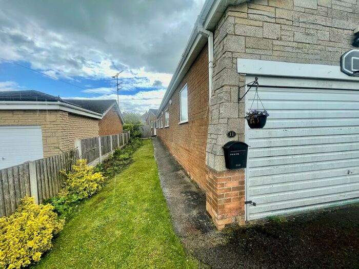 3 Bedroom Bungalow To Rent In Beechwood Drive, Scotter, DN21