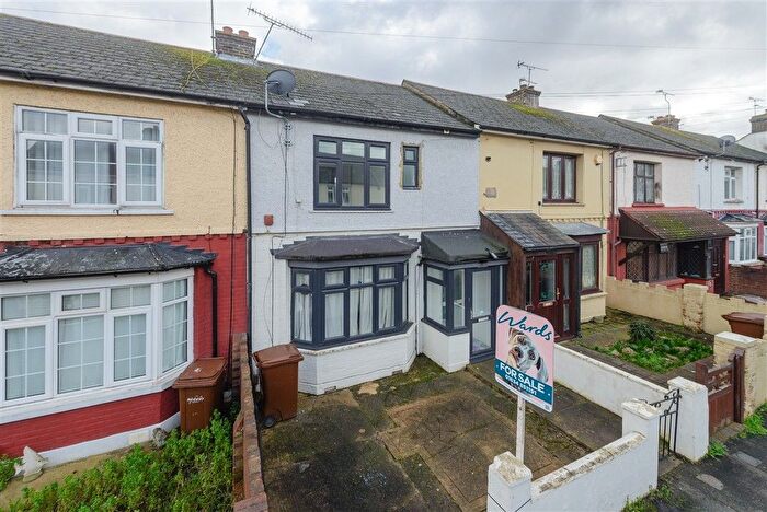 3 Bedroom Terraced House For Sale In King Edward Road, Gillingham, Kent, ME7
