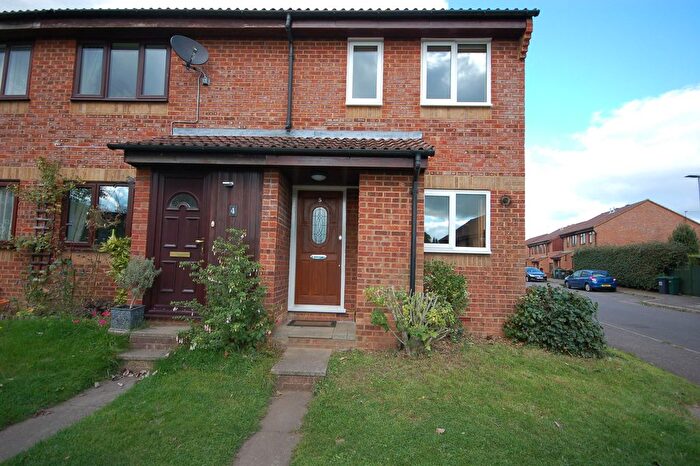 2 Bedroom End Of Terrace House To Rent In Ladywalk, Maple Cross, WD3
