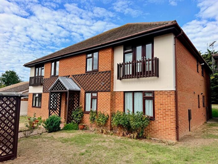 2 Bedroom Flat For Sale In Miles Way, Birchington, CT7