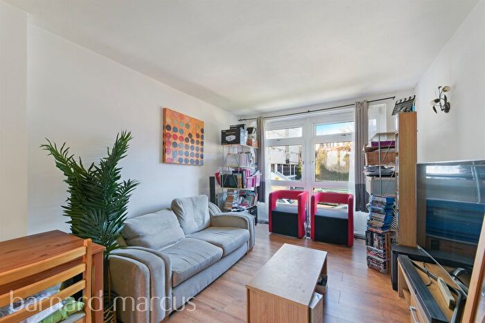 1 Bedroom Flat For Sale In Bell Drive, London, SW18