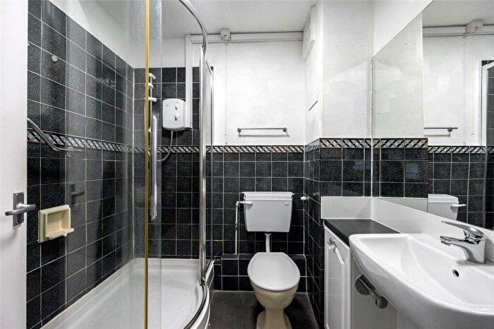 2 Bedroom Flat For Sale In East Lodge, Brighton Road, Lancing, West Sussex, BN15