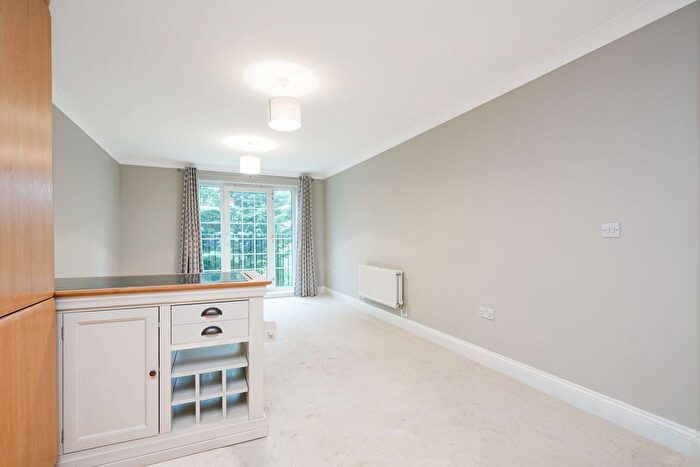2 Bedroom Flat To Rent In Hanover Court, Haymeads Drive, Esher, Surrey, KT10