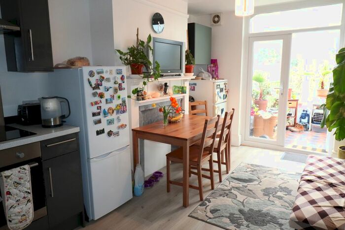 1 Bedroom Flat To Rent In Park Road, Dartford, DA1