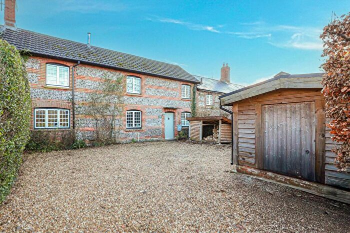 4 Bedroom Cottage For Sale In Blandford Road, Tarrant Hinton, DT11