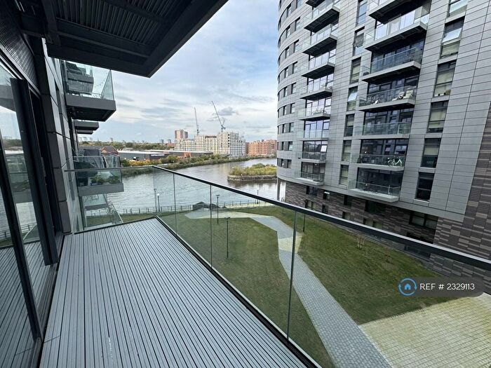 2 Bedroom Flat To Rent In Pomona Strand, Old Trafford, Manchester, M16