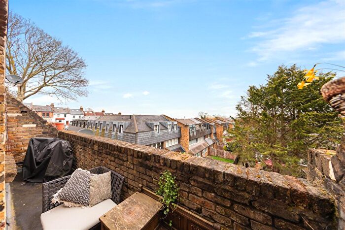 1 Bedroom Flat For Sale In Friar Mews, London, SE27