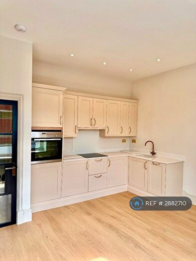 2 Bedroom Flat To Rent In North St, Bristol, BS3