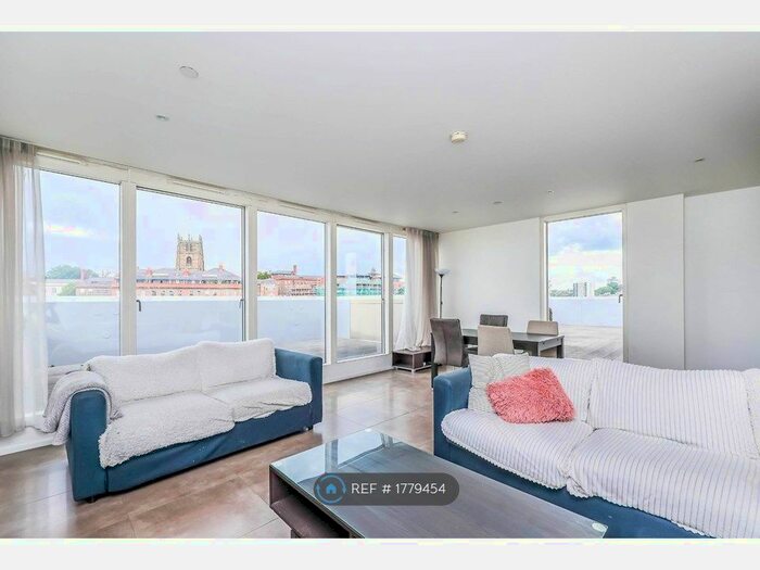 3 Bedroom Flat To Rent In Nottingham One Entrance A, Nottingham, NG1