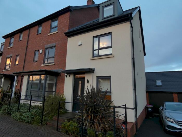 4 Bedroom End Of Terrace House To Rent In Wall Close, Lawley Village, Telford, TF4