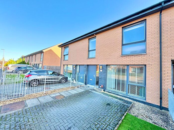 3 Bedroom Terraced House For Sale In Shortroods Road, Paisley, PA3