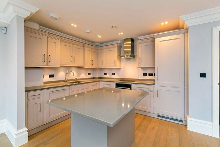 2 Bedroom Flat To Rent In London Road, Sevenoaks, TN13