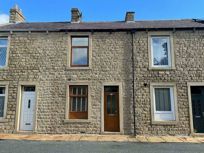 2 Bedroom Terraced House To Rent In Manchester Road, Barnoldswick, BB18
