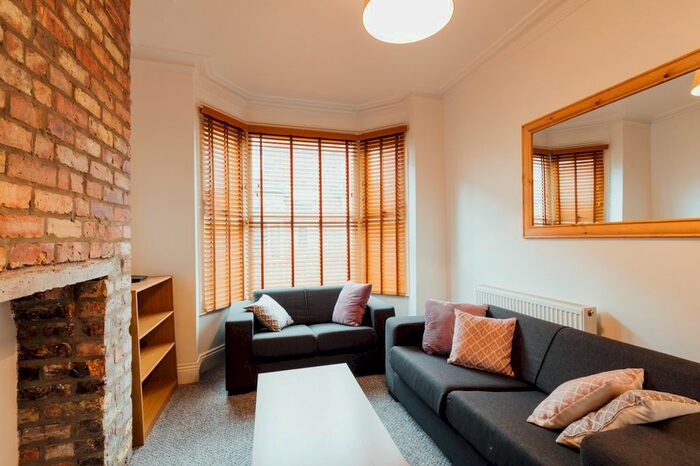 2 Bedroom Flat To Rent In Vermont Crescent, Hull HU5