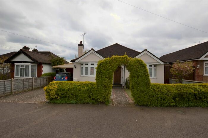 2 Bedroom Detached Bungalow To Rent In Sherborne Way, Croxley Green, Rickmansworth, WD3